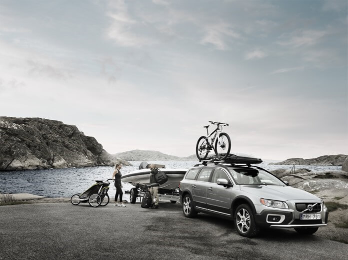 Thule_LS_AWK_Chariot_Cougar2_car_with_cargo_10100935_10100534_561000_612800